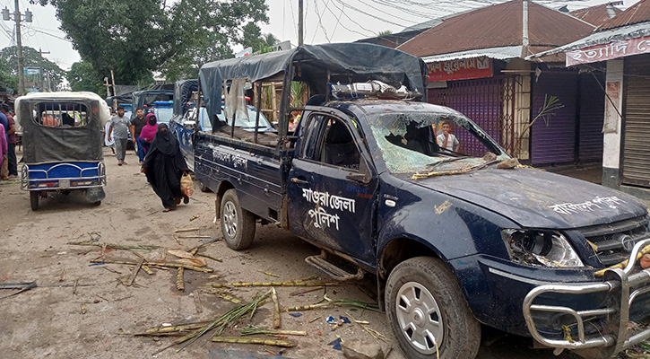 মাগুরায় পুলিশের সঙ্গে বিএনপির নেতাকর্মীদের সংঘর্ষ, গাড়ি ভাঙচুর